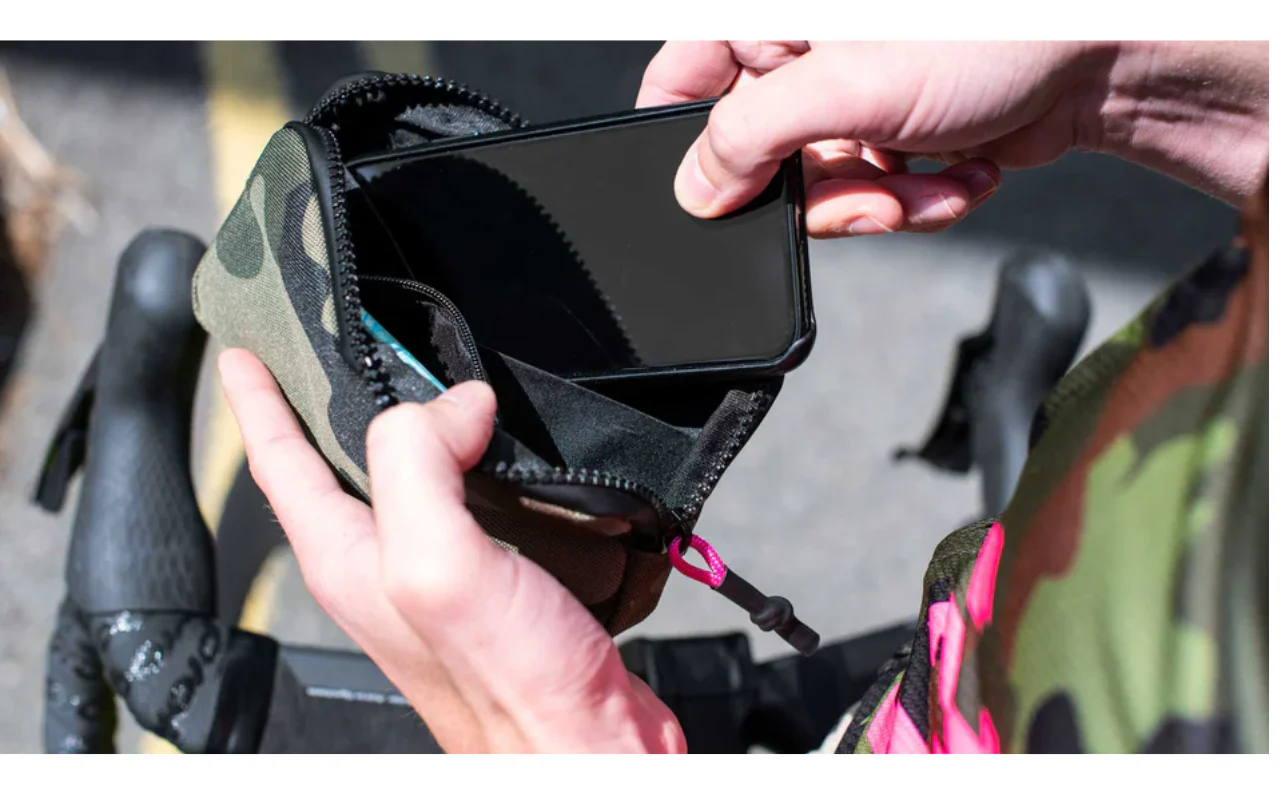 Muc-Off Essentials Case - Image 3
