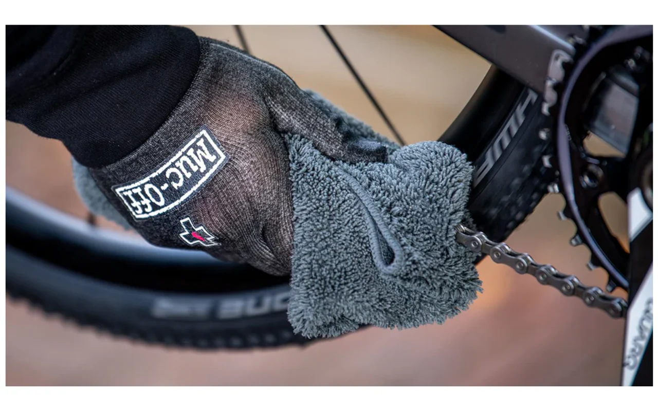 Muc-Off Luxury Microfibre Polishing Cloth - Image 3