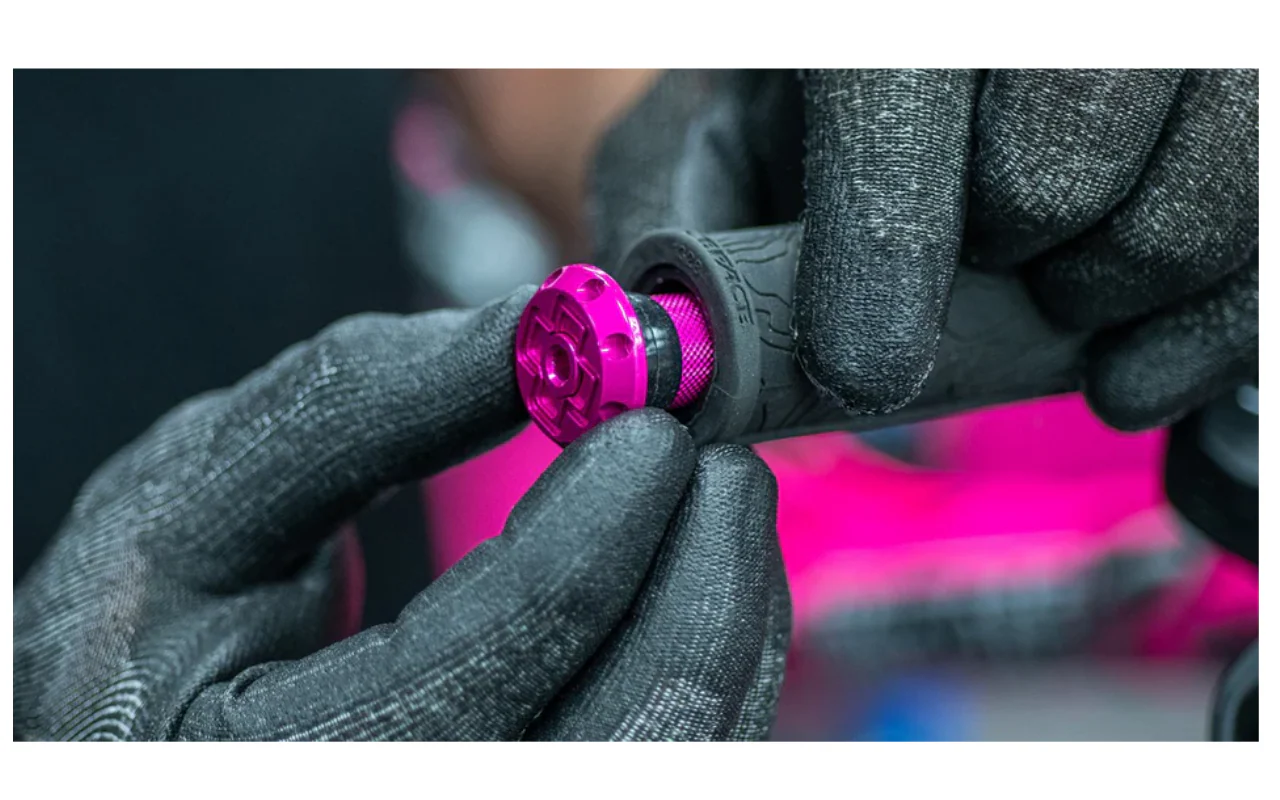 Muc-Off Stealth Tubeless Puncture Plug - Image 8