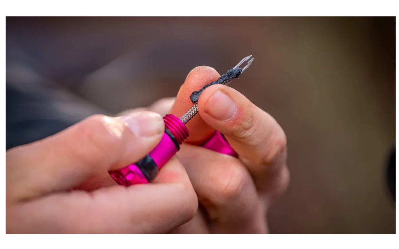 Muc-Off Stealth Tubeless Puncture Plug - Image 9